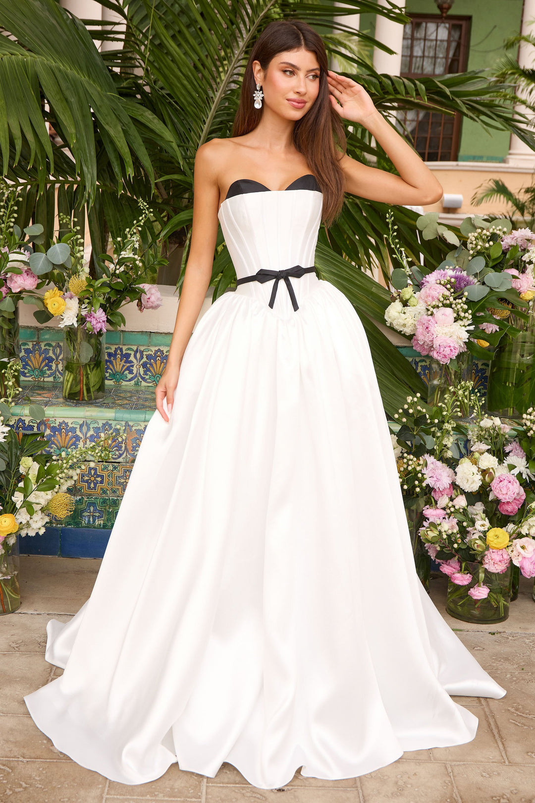 Ava Presley 47365 Ivory/Black