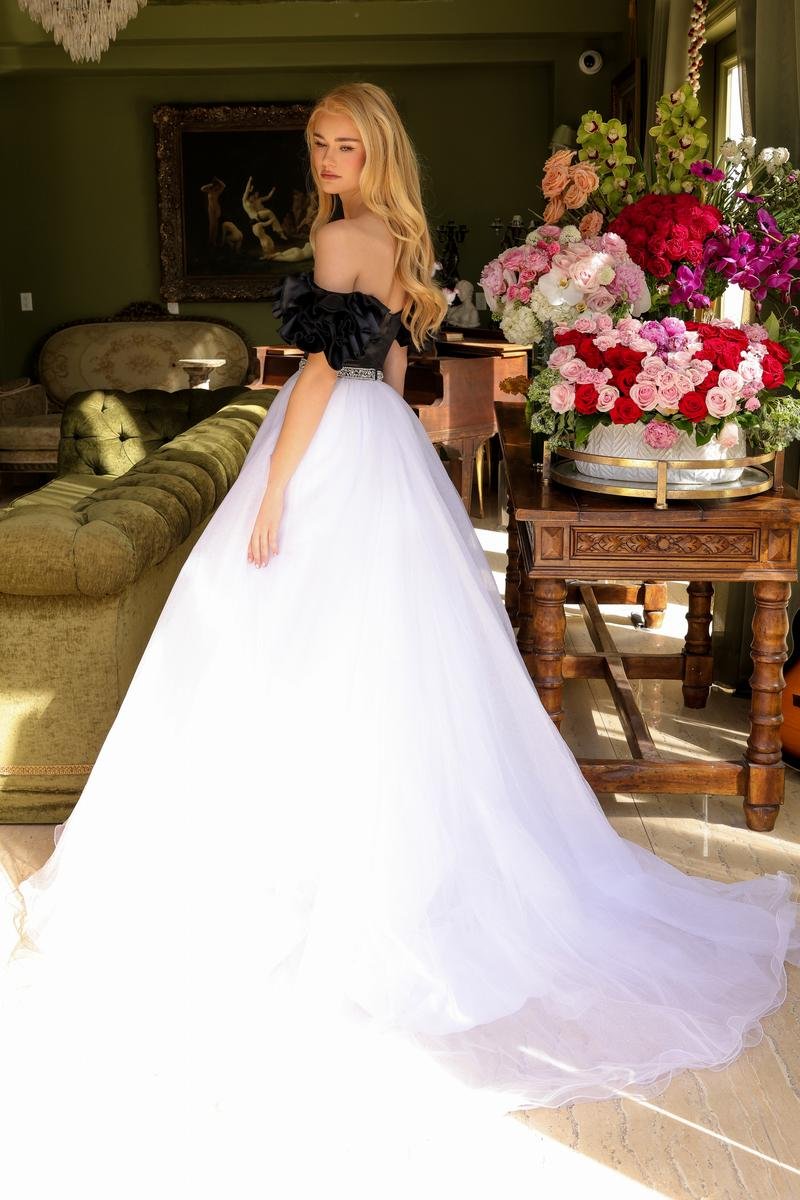 Ava Presley 39581 — Black/White